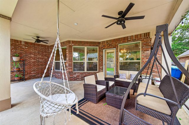 123 Forest Valley Bend, Conroe, TX 77384