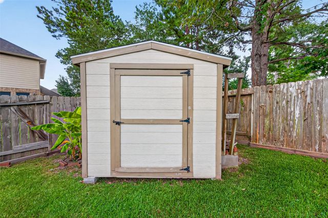 123 Forest Valley Bend, Conroe, TX 77384