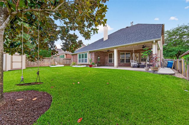 123 Forest Valley Bend, Conroe, TX 77384