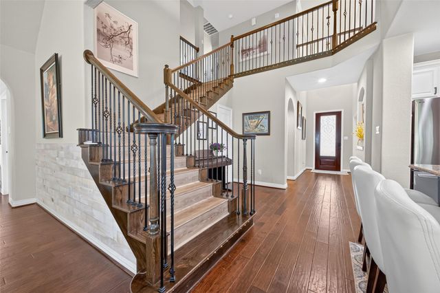 123 Forest Valley Bend, Conroe, TX 77384