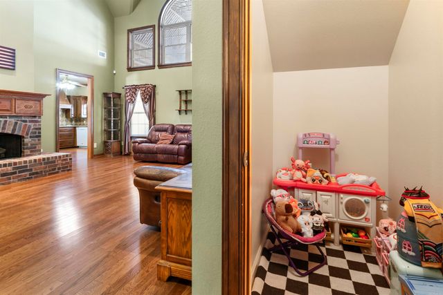 524 Scarlet Oaks Drive, Benton, AR 72019