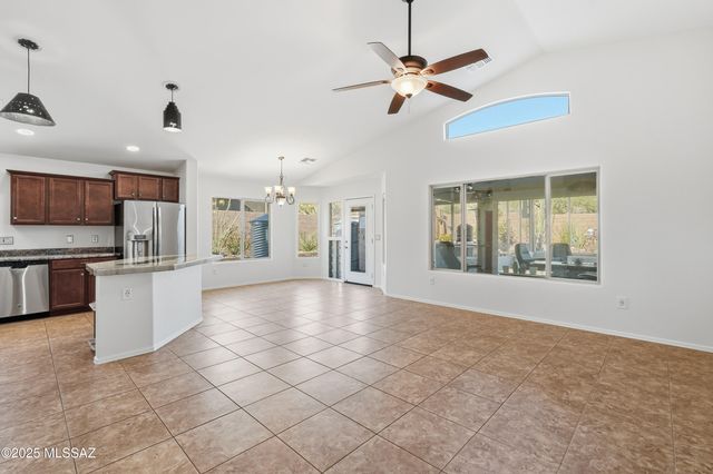 760 W Rio Teras, Green Valley, AZ 85614