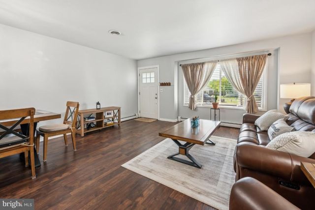 44 GARDENIA WAY, Toms River, NJ 08755