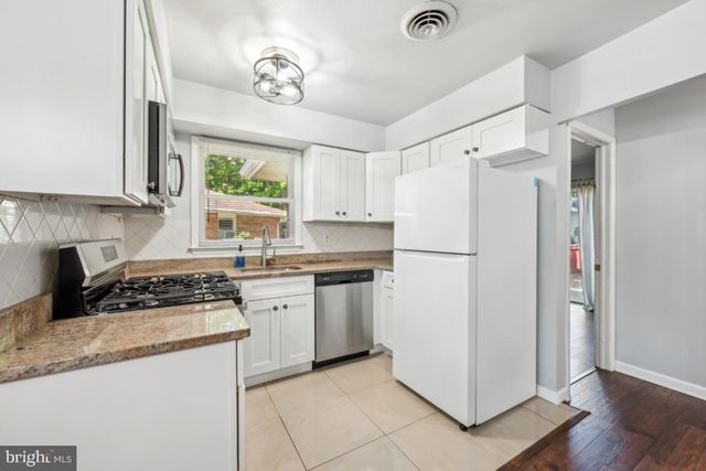 44 GARDENIA WAY, Toms River, NJ 08755