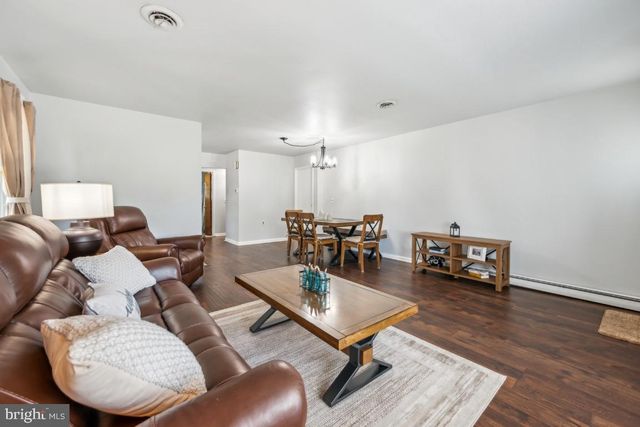 44 GARDENIA WAY, Toms River, NJ 08755