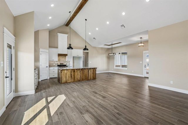 12702 Sierra Lane, Elgin, OK 73538