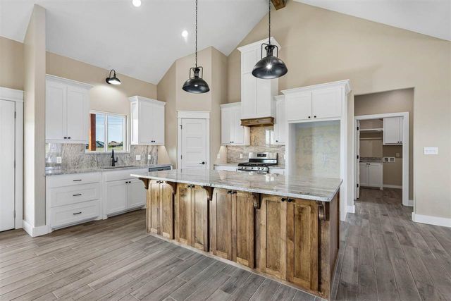 12702 Sierra Lane, Elgin, OK 73538
