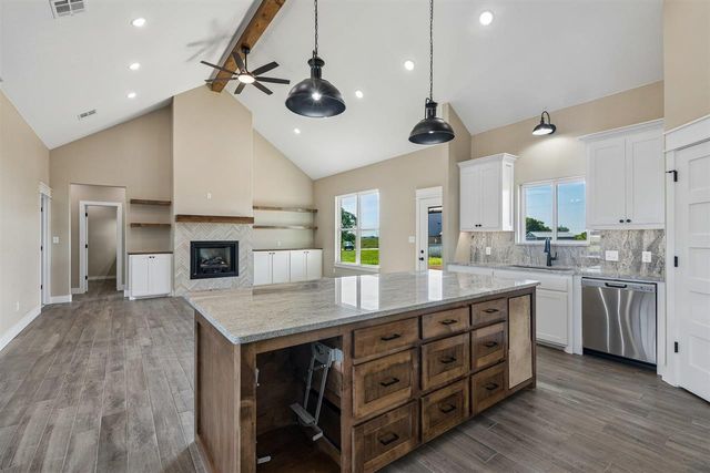 12702 Sierra Lane, Elgin, OK 73538