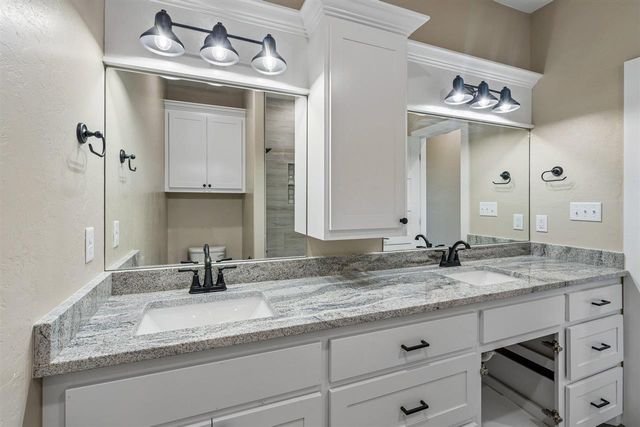 12702 Sierra Lane, Elgin, OK 73538