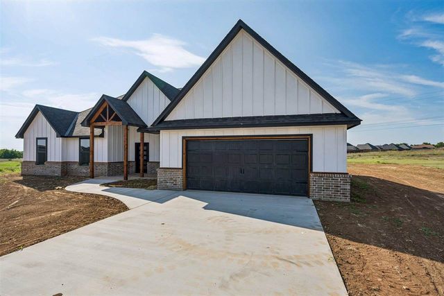12702 Sierra Lane, Elgin, OK 73538