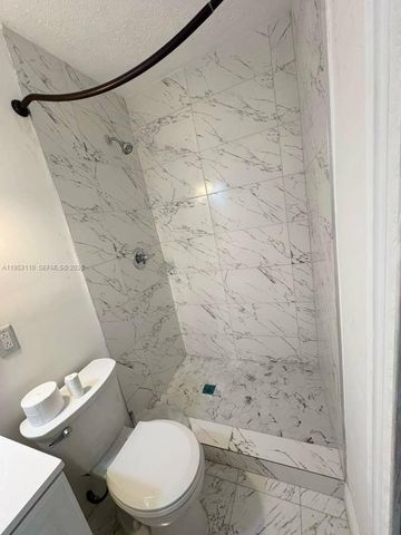 221 NW 40th St, Deerfield Beach, FL 33064