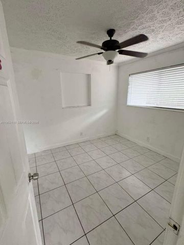 221 NW 40th St, Deerfield Beach, FL 33064