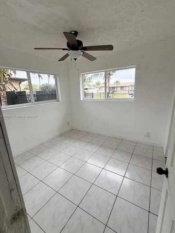 221 NW 40th St, Deerfield Beach, FL 33064