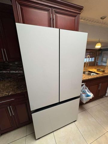 221 NW 40th St, Deerfield Beach, FL 33064