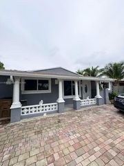 221 NW 40th St, Deerfield Beach, FL 33064