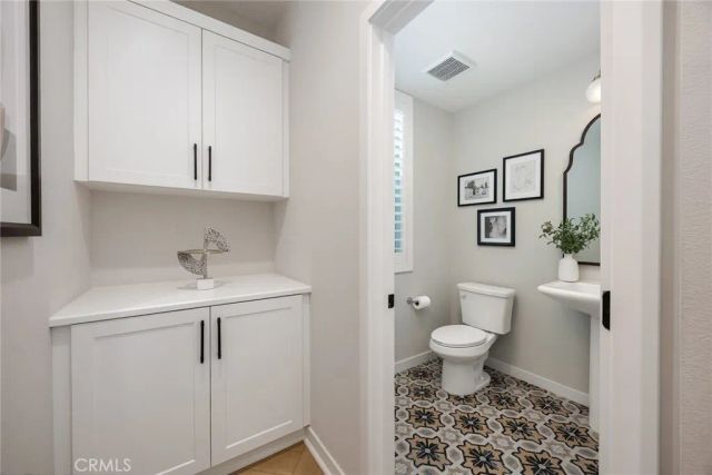 1419 N Indian Hill Boulevard, Claremont, CA 91711