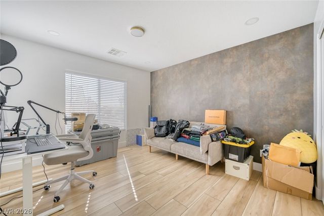 6752 Lookout Lodge Lane 1, North Las Vegas, NV 89084