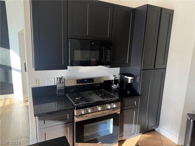 6752 Lookout Lodge Lane 1, North Las Vegas, NV 89084