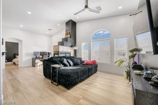 6752 Lookout Lodge Lane 1, North Las Vegas, NV 89084