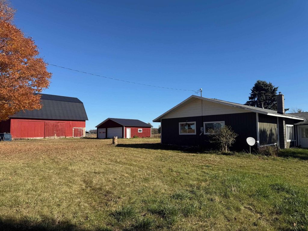 11700 N 11 Road, Wexford Twp, MI 49620