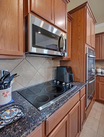 9836 Shallow Creek Drive, Waco, TX 76708