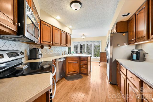 27 Cedar Summit Road, Asheville, NC 28803