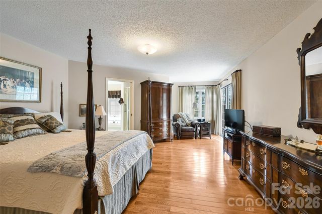 27 Cedar Summit Road, Asheville, NC 28803