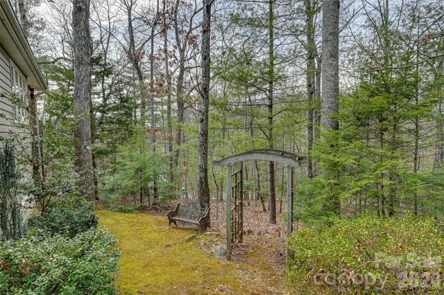 27 Cedar Summit Road, Asheville, NC 28803