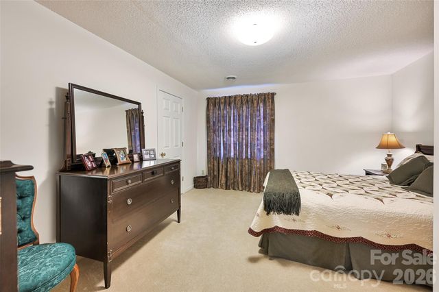 27 Cedar Summit Road, Asheville, NC 28803