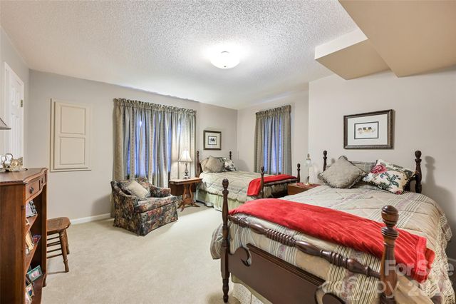 27 Cedar Summit Road, Asheville, NC 28803