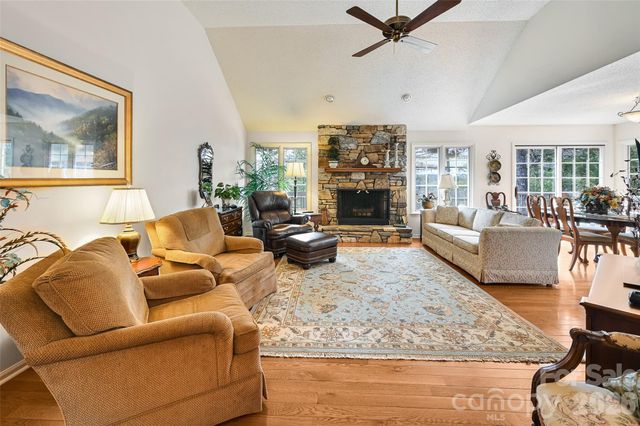 27 Cedar Summit Road, Asheville, NC 28803