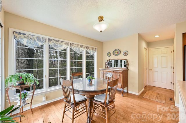 27 Cedar Summit Road, Asheville, NC 28803