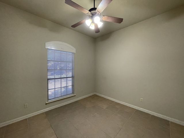 8110 Silver Spur Drive, Arlington, TX 76001