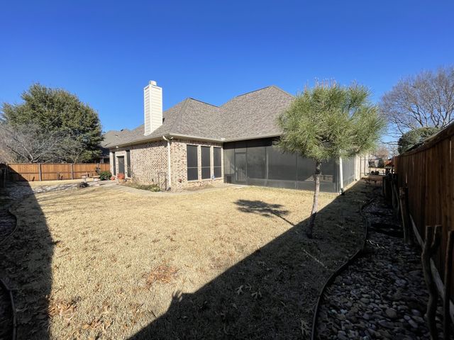 8110 Silver Spur Drive, Arlington, TX 76001