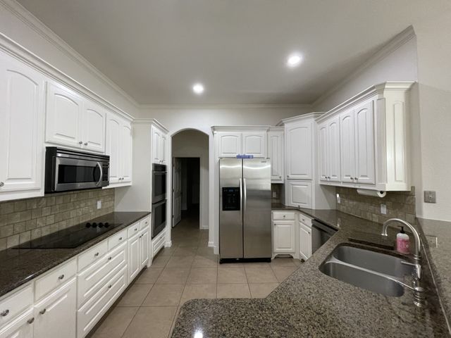 8110 Silver Spur Drive, Arlington, TX 76001