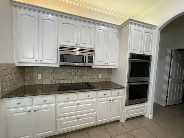 8110 Silver Spur Drive, Arlington, TX 76001