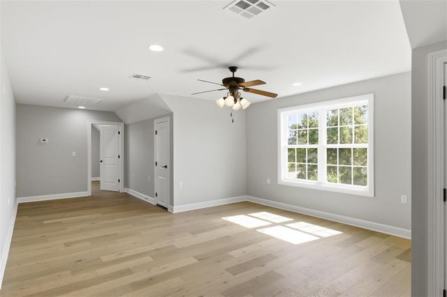 905 W Sale Road, Lake Charles, LA 70605