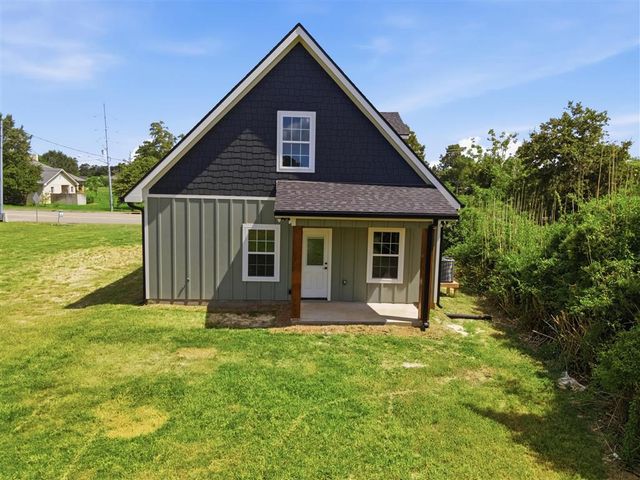 905 W Sale Road, Lake Charles, LA 70605
