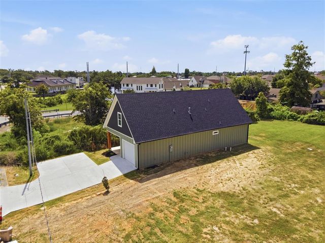 905 W Sale Road, Lake Charles, LA 70605