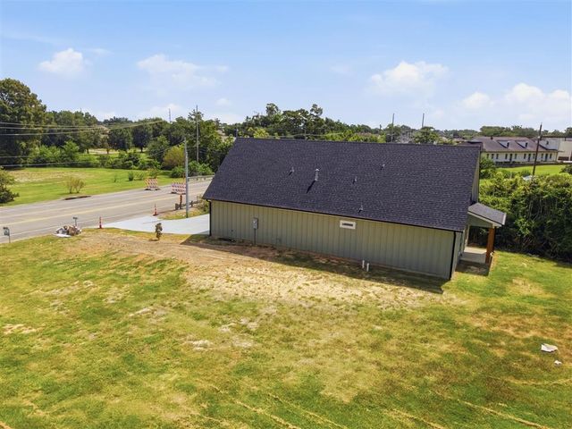 905 W Sale Road, Lake Charles, LA 70605