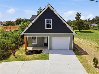 905 W Sale Road, Lake Charles, LA 70605