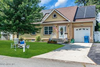 825 10th Avenue, Toms River, NJ 08757