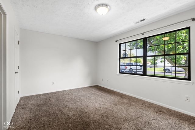 19 Lake Drive S, Brownsburg, IN 46112