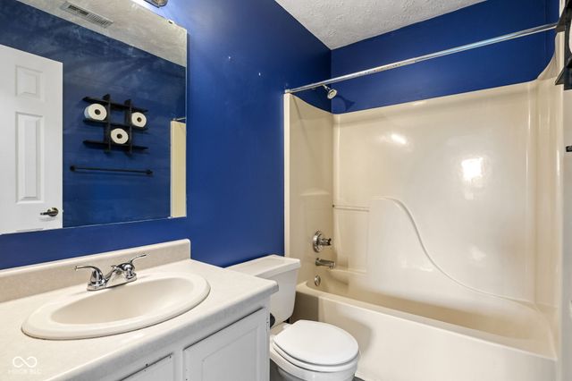 19 Lake Drive S, Brownsburg, IN 46112