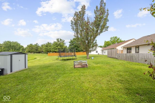 19 Lake Drive S, Brownsburg, IN 46112