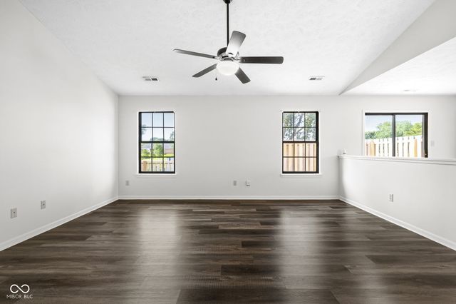 19 Lake Drive S, Brownsburg, IN 46112