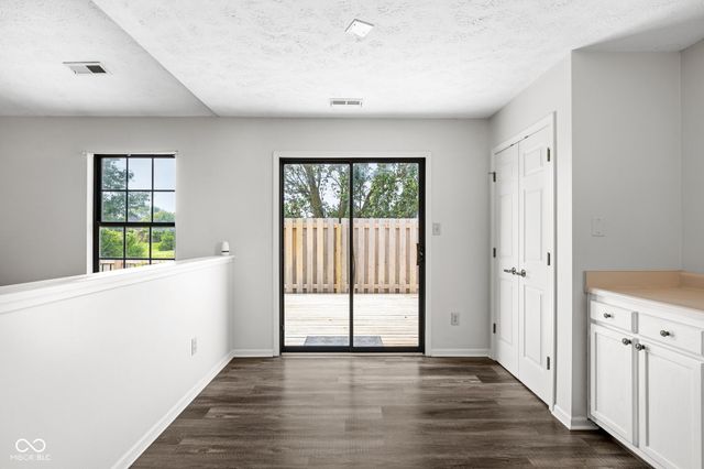 19 Lake Drive S, Brownsburg, IN 46112