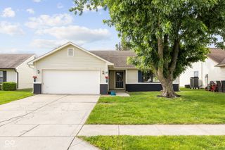 19 Lake Drive S, Brownsburg, IN 46112