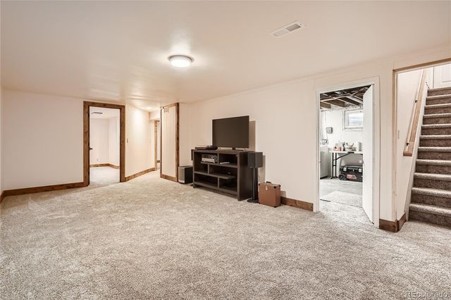 810 E 85th Avenue, Denver, CO 80229