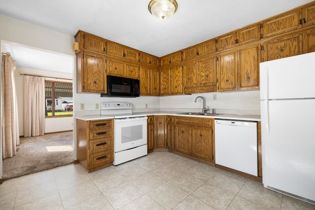 604 19TH ST NW, Minot, ND 58703